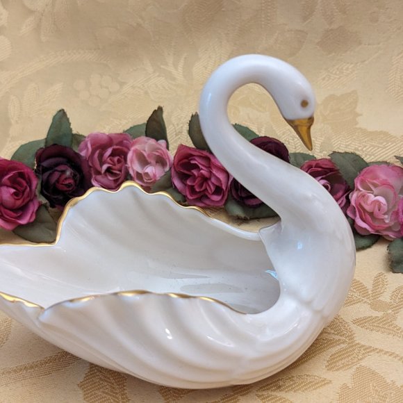 Lenox Porcelain Small Swan 24Kt Gold Trim And Beak Vtg. Mint 4.5"x3.75" Ring - Picture 9 of 10
